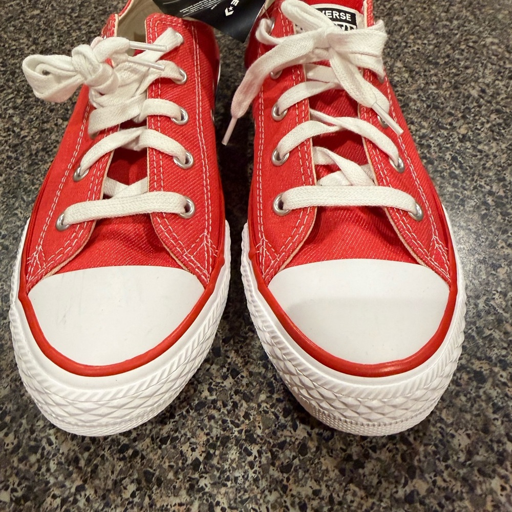 Converse Chuck Taylor Valentine Kids Red and White Sneakers with Hearts ❤️ - Picture 4 of 8